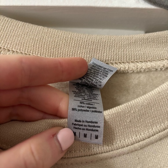 Harry's House Cream Sweatshirt with Floral Design Womens size M - Picture 3 of 4